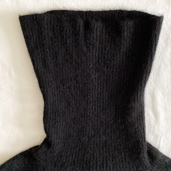 Quince Black Women's Turtleneck Sweater - Picture 5 of 16